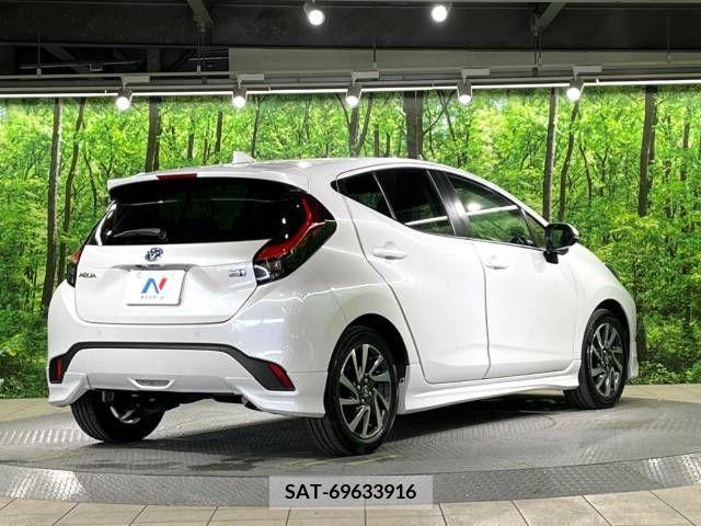 Toyota AQUA 2021-08 227899-17