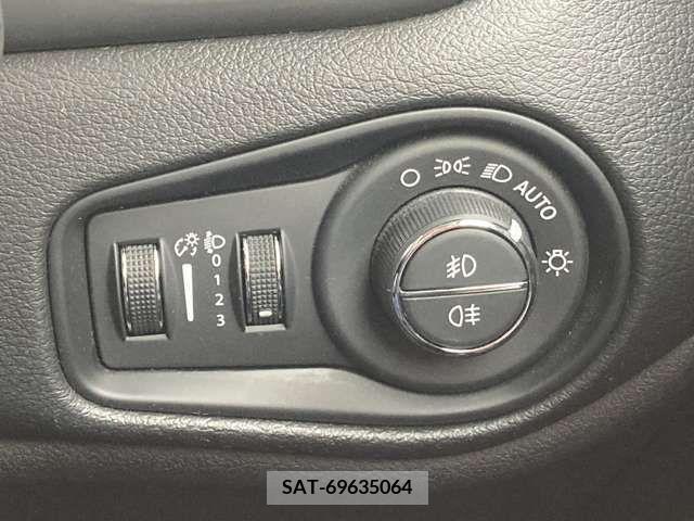 Jeep RENEGADE 2022-05 273318-17