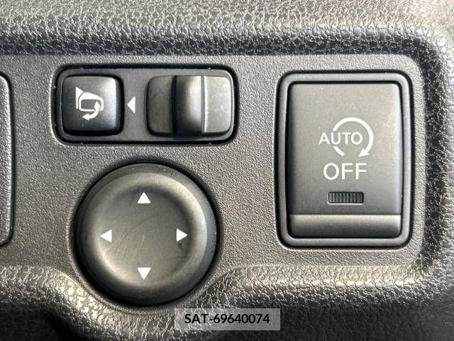 Nissan NOTE 2013-08 343866-6