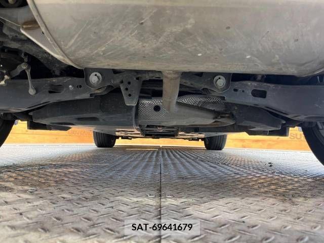 Toyota C-HR 2018-03 357822-19
