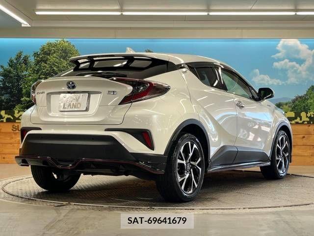 Toyota C-HR 2018-03 357822-17