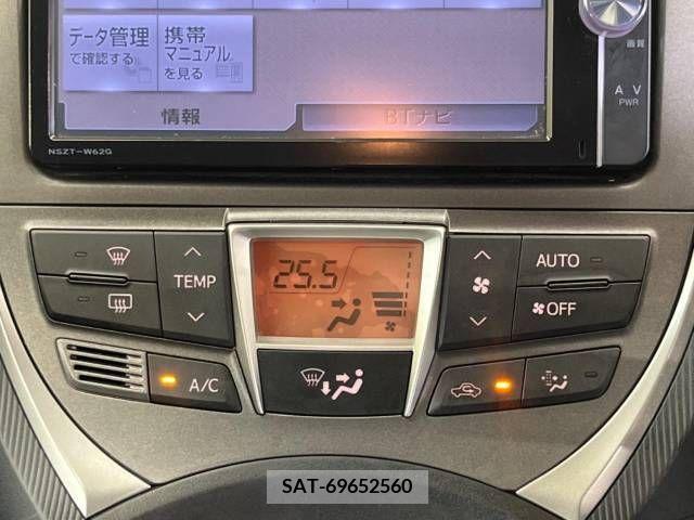 Toyota RACTIS 2012-11 366851-6