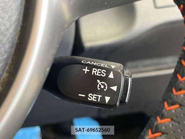 Toyota RACTIS 2012-11 366851-5