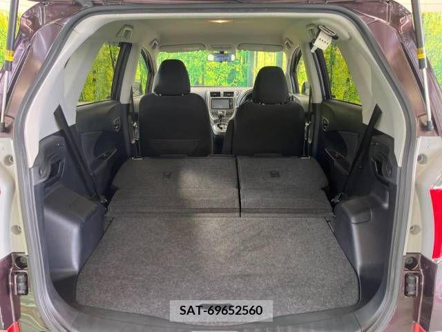 Toyota RACTIS 2012-11 366851-11