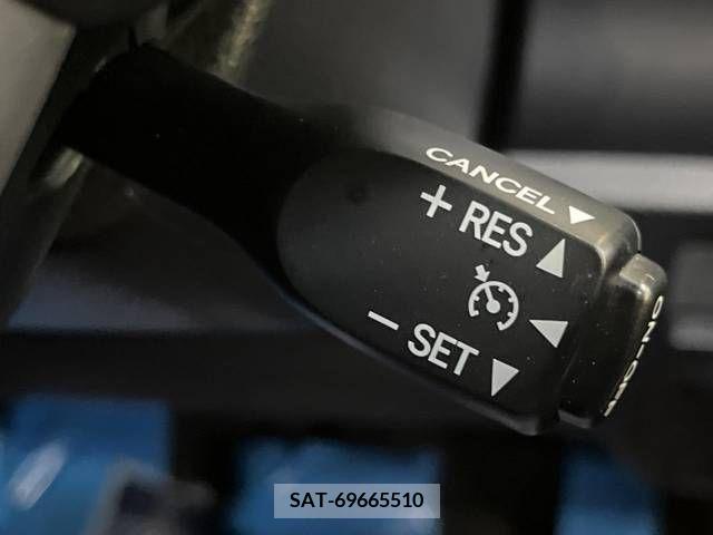 Toyota VOXY 2019-07 370285-7