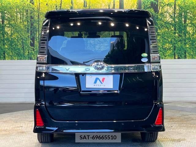 Toyota VOXY 2019-07 370285-15
