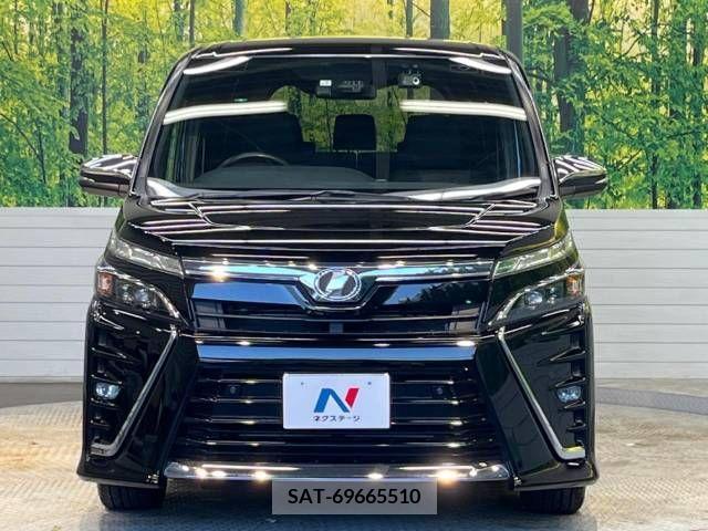 Toyota VOXY 2019-07 370285-14