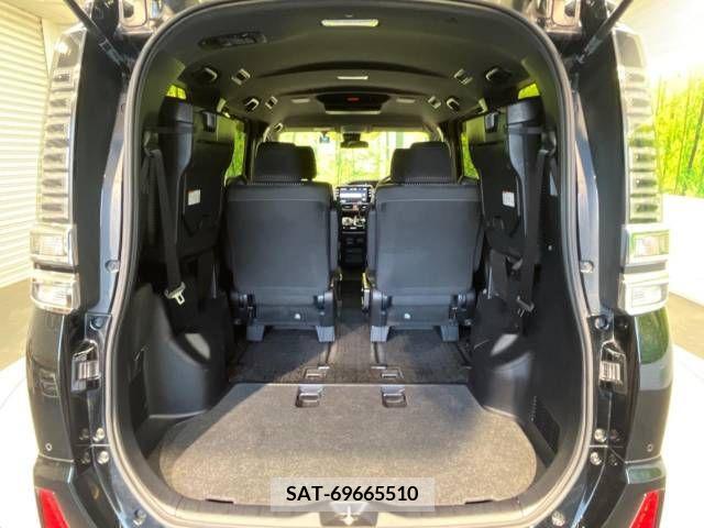 Toyota VOXY 2019-07 370285-11