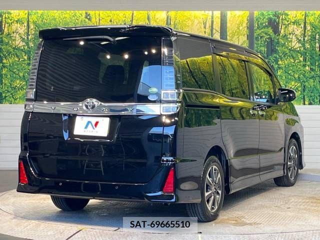 Toyota VOXY 2019-07 370285-17