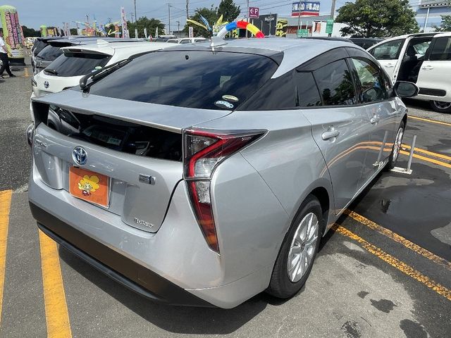 Toyota PRIUS 2017-12 4323-2