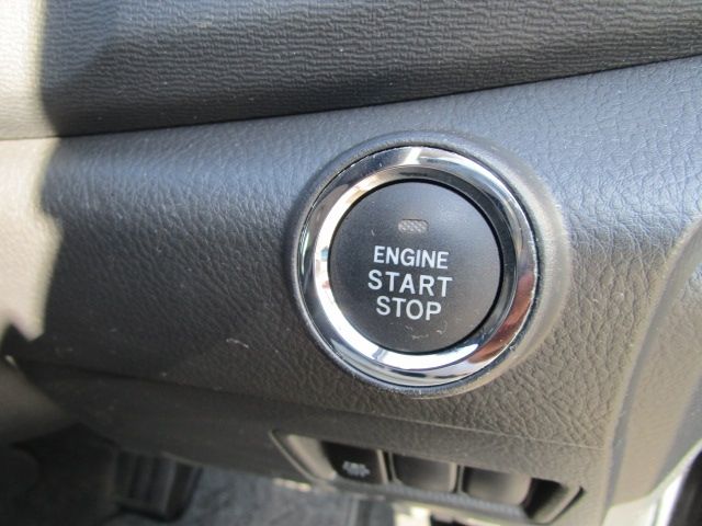 Toyota ISIS 2013-02 18584-22