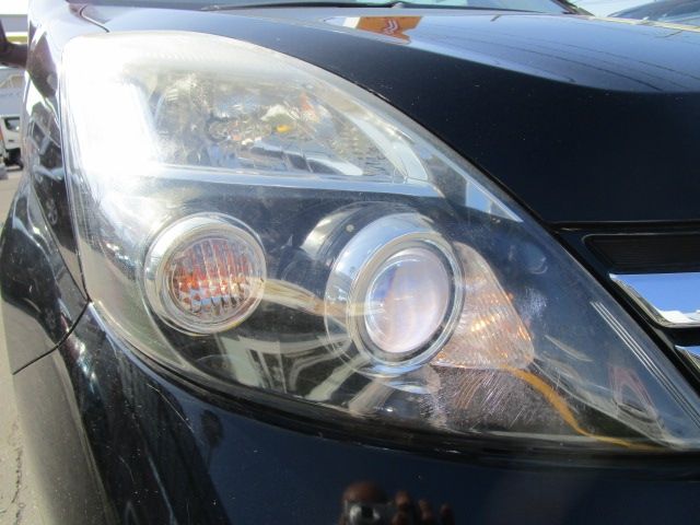 Toyota ISIS 2013-02 18584-23