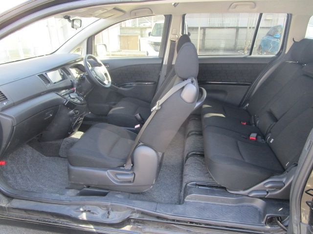 Toyota ISIS 2013-02 18584-28