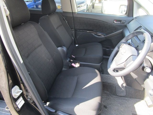 Toyota ISIS 2013-02 18584-15