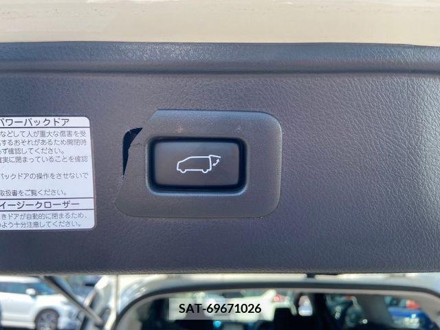 Toyota ALPHARD 2017-10 355568-28