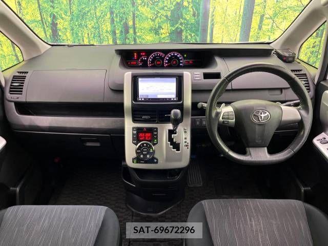 Toyota NOAH 2012-04 250881-1