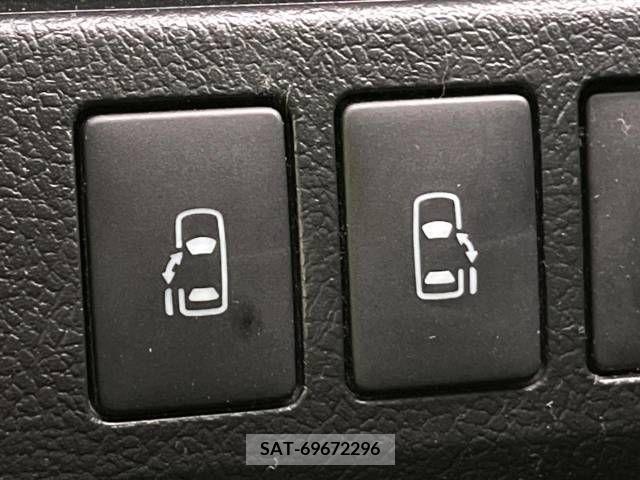 Toyota NOAH 2012-04 250881-3