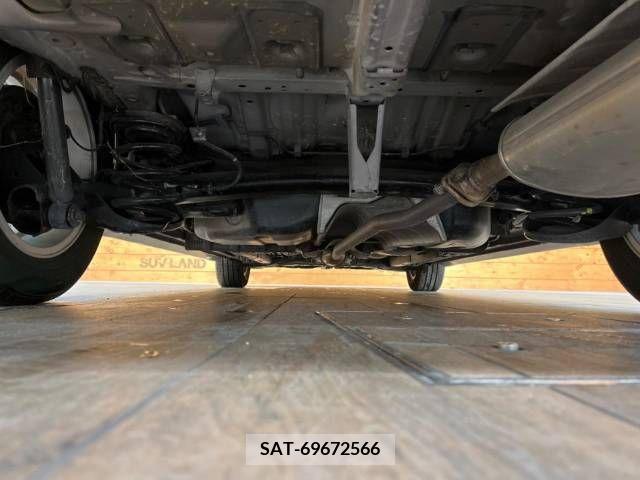 Toyota ISIS 2013-05 273140-19