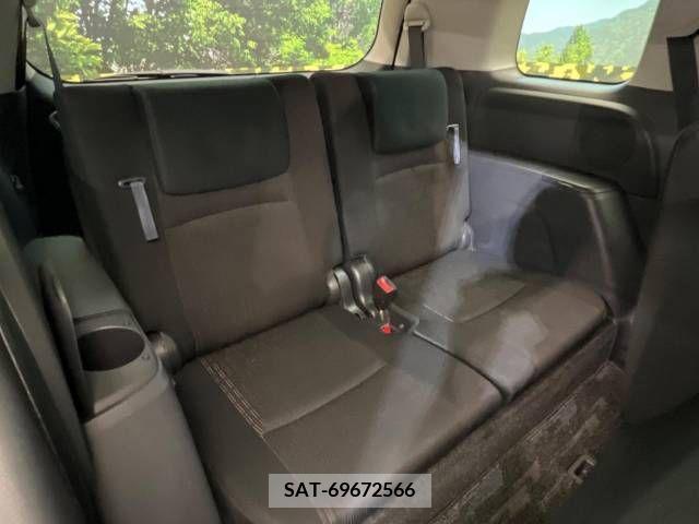 Toyota ISIS 2013-05 273140-11