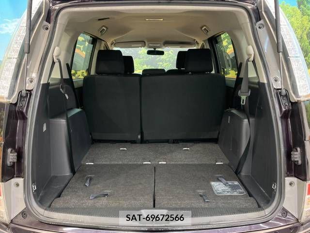 Toyota ISIS 2013-05 273140-12