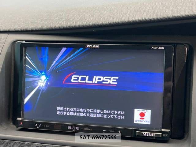 Toyota ISIS 2013-05 273140-2