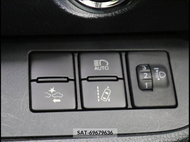 Toyota SIENTA 2018-12 298339-13