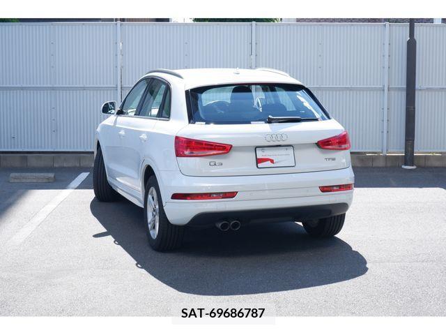 Audi Q3 2017-09 351698-2