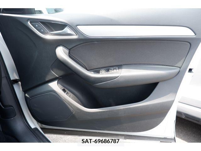 Audi Q3 2017-09 351698-17