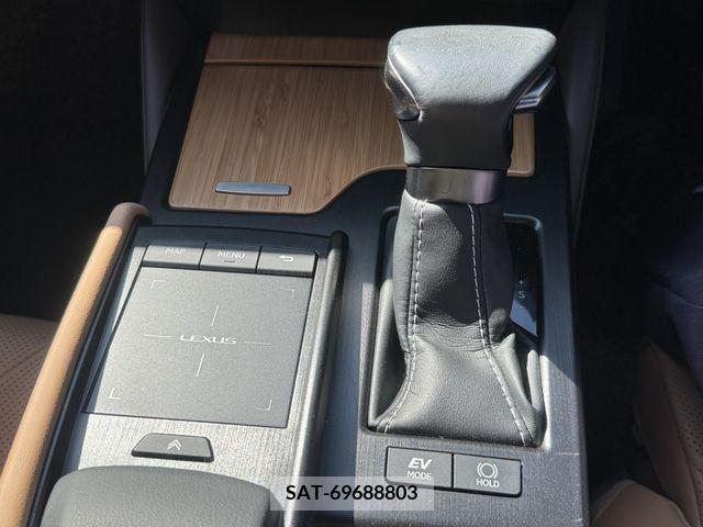 Lexus ES 2019-05 353939-14