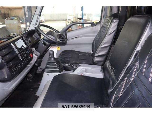 Hino DUTRO 2016-08 267650-1