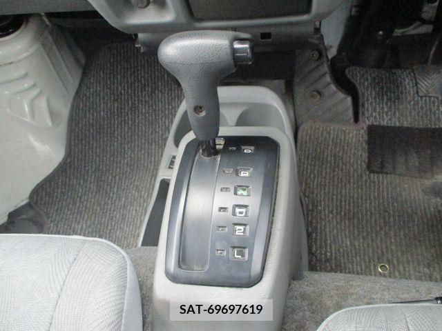 Mitsubishi MINICAB VAN 2010-04 379700-14