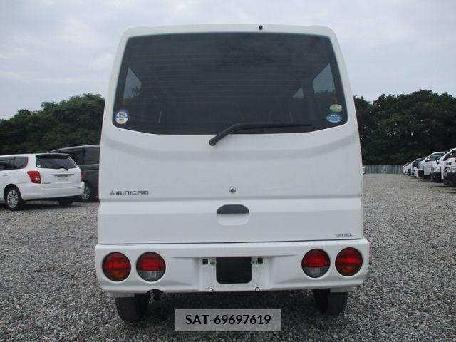 Mitsubishi MINICAB VAN 2010-04 379700-4