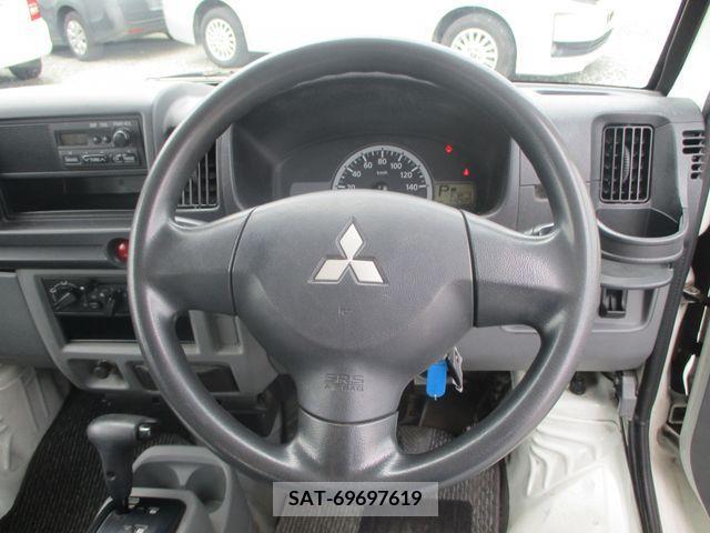 Mitsubishi MINICAB VAN 2010-04 379700-11