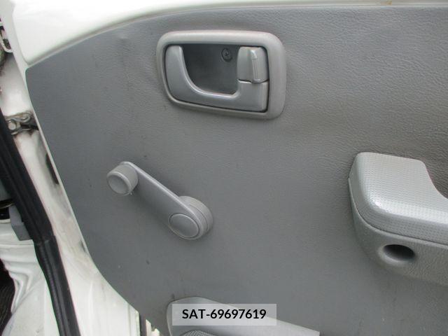 Mitsubishi MINICAB VAN 2010-04 379700-10