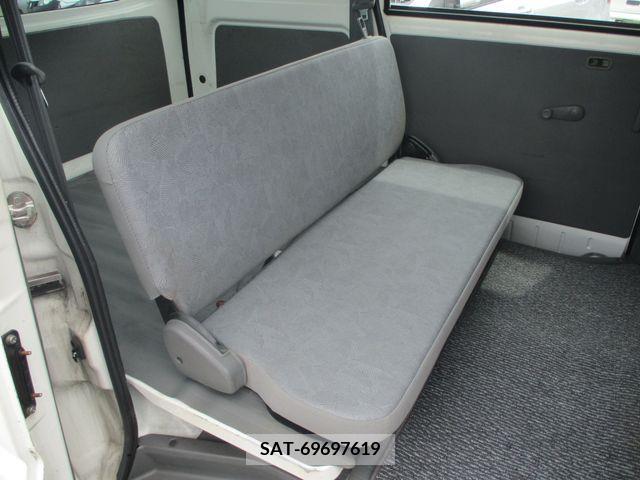 Mitsubishi MINICAB VAN 2010-04 379700-9