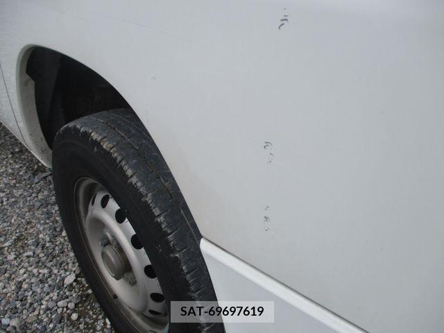 Mitsubishi MINICAB VAN 2010-04 379700-24