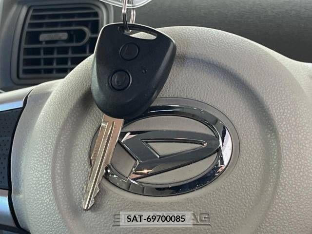 Daihatsu TANTO 2017-10 369326-6