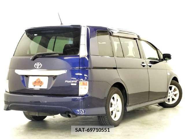 Toyota ISIS 2011-09 391469-2