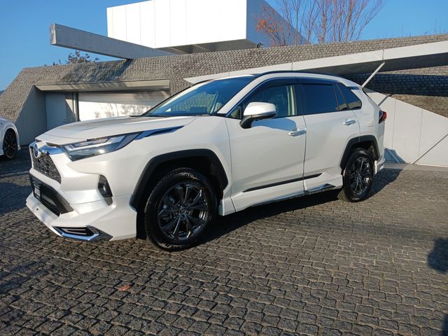 Toyota RAV4 2023-02 196375-1