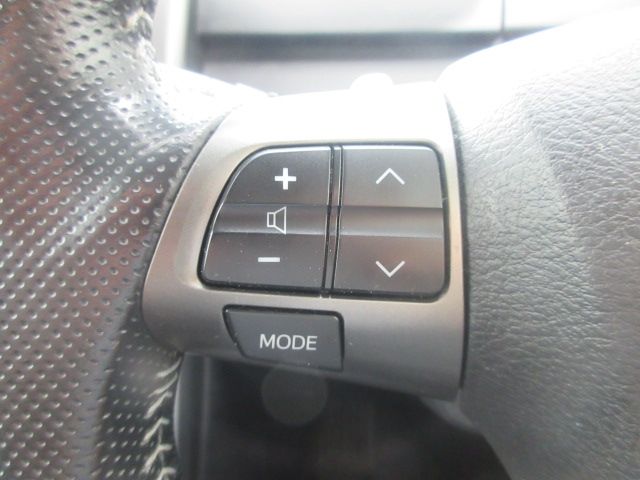 Toyota VOXY 2012-09 21666-22