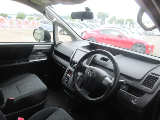 Toyota VOXY 2012-09 21666-11