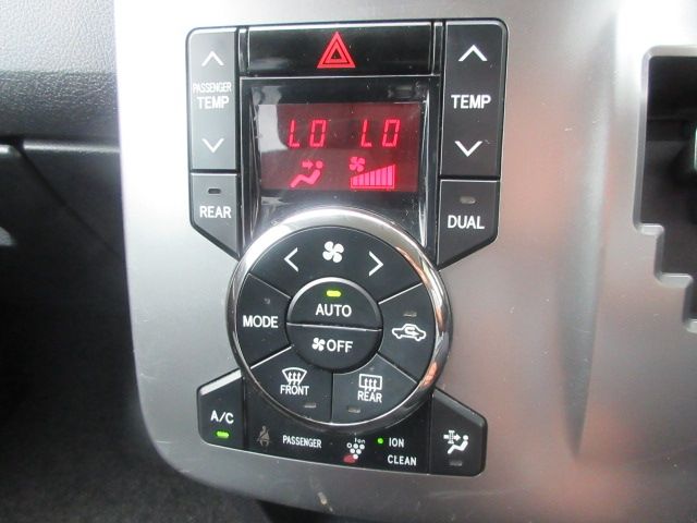Toyota VOXY 2012-09 21666-15