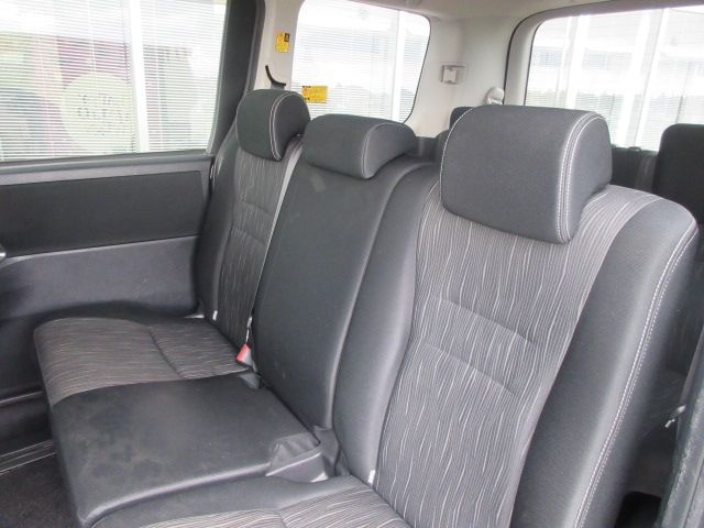 Toyota VOXY 2012-09 21666-5
