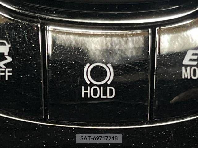 Toyota C-HR 2017-05 246634-7