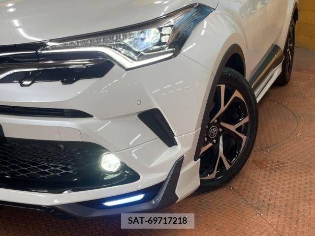 Toyota C-HR 2017-05 246634-12