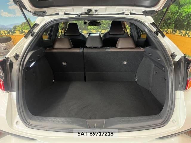 Toyota C-HR 2017-05 246634-10