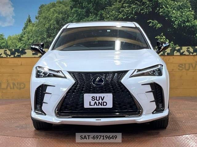 Lexus UX 2022-03 275949-14