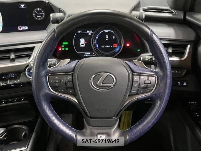 Lexus UX 2022-03 275949-11