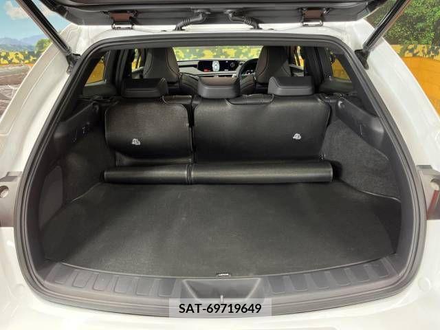 Lexus UX 2022-03 275949-10