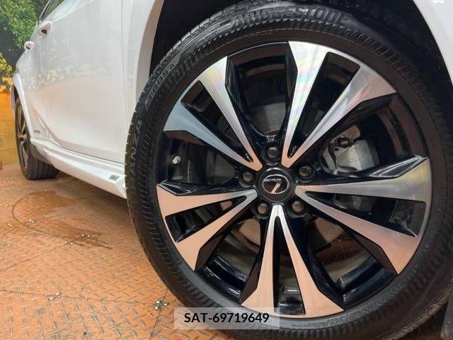 Lexus UX 2022-03 275949-13